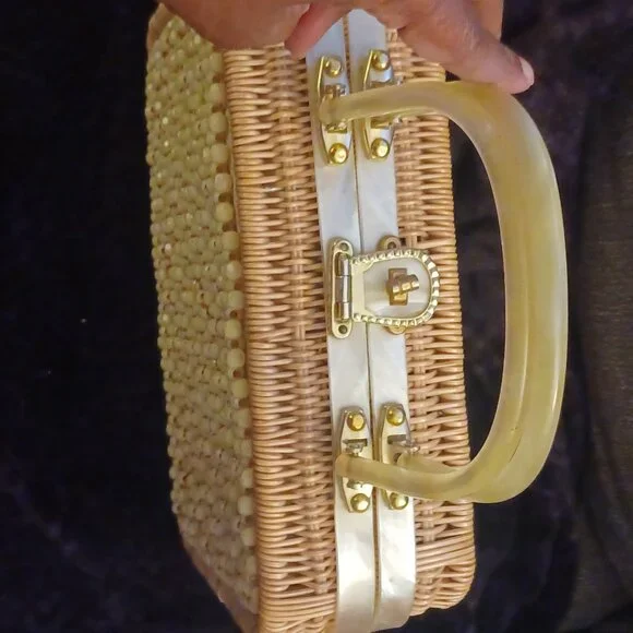 Vintage beaded bakelite purse - Picture 2 of 5